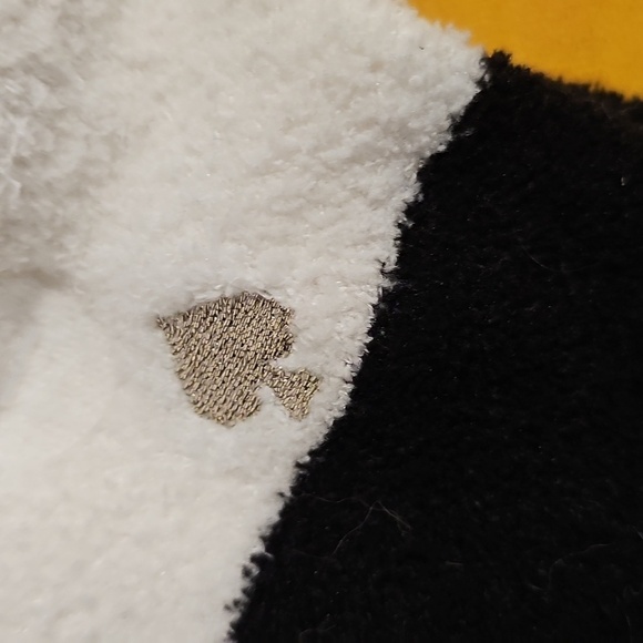 Kate Spade ♠️ Fuzzy Socks - 2 Pair - Picture 3 of 5